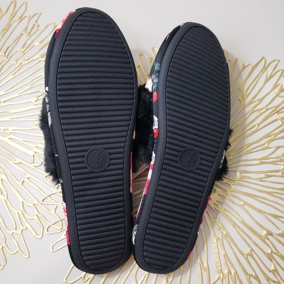 🛑 2 / $40 Sale! Victoria Secret Black Floral Slipper Set N… - Picture 10 of 14